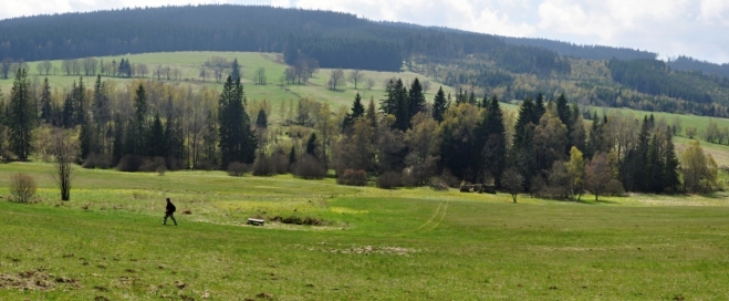 Standa na obhlídce terénu.