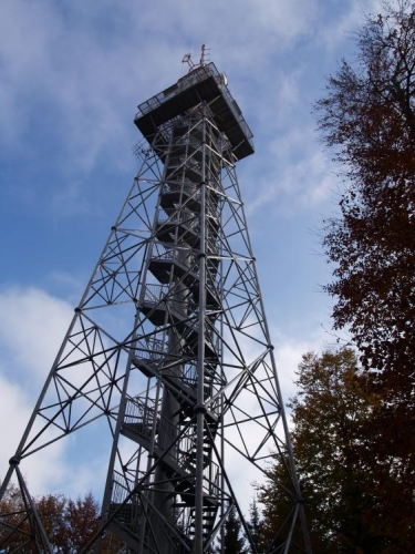 Nahoru vede 182 schodů a to dá zabrat některým slabším jedincům, viď Venco...