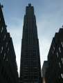 Mrakodrap Rockefeller Center už vidíme za stmívání