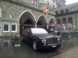 Rolls Royce Phantom u jednoho z nejluxusnějších hotelů