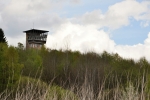 Vyhlídková věž je většinou obsazena vojáky.