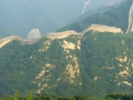 Čínská zeď krásně kopíruje hřeben