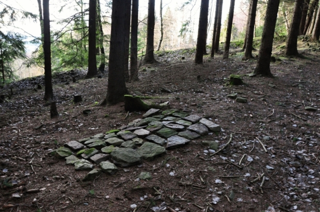 Ve druhé polovině 19. Století byly zahájeny pokusy o obnovu dolování. Pod vrcholem kopce Holub byl vyhlouben důl Antonín Paduánský a na severním svahu kopce Křížovka byla hloubena jáma Františka Serafinského, zvaná také dolem Jana Křtitele. Další důkaz byl otevřen u cesty do Drouhavče a zbyla po něm 2 až 3 m hluboká propadlina s haldou. Všechny uvedené pokusy o obnovu těžby však nebyly úspěšné.Roku 1914 bylo obnoveno jedno z ústí štol pod Křížovkou, ze kterého vytéká čistá důlní voda. Tento zdroj kvalitní vody je po řadu let využíván k napájení místního koupaliště.