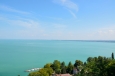 Balaton z vyhlídky u kláštera Tihany