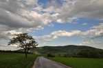 Cestou do Květné děláme dvě krátké zastávky kvůli focení. Zde je Malý a Velký Lopeník nad Březovou.