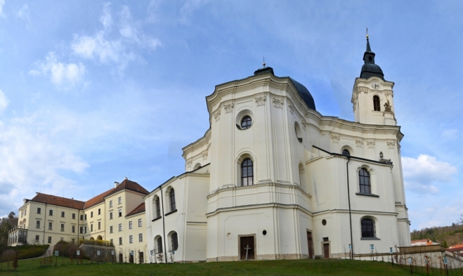 Kostel je mnohými odborníky označován jako nejkrásnější barokní stavba v ČR.