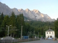 ...a nad hlavami jsme měli pěkně osvícený masiv Zugspitze. 