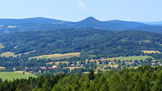 Luž je nejvyšším vrcholem Lužických hor.