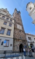 Černá věž je dominantou Klatov. Dokončena byla v roce 1557 podle návrhu architekta Antonia de Sella. Své jméno získala díky četným požárům, které ji zasáhly. Dnešní podoba je výsledkem stavebních úprav z roku 1872. Celková výška věže je 81,6 m.Během výstupu na vyhlídkový ochoz ve výšce 48 metrů si prohlédnete hodinový stroj, zvon Vondru a celkem zdoláte 226 schodů. (www.mapy.cz)